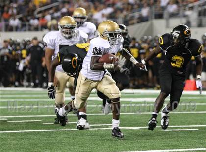 Thumbnail 3 in Klein Oak vs. Notre Dame (Kirk Herbstreit Varsity Football Series) photogallery.