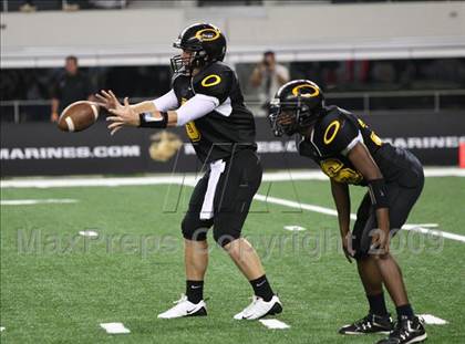Thumbnail 2 in Klein Oak vs. Notre Dame (Kirk Herbstreit Varsity Football Series) photogallery.