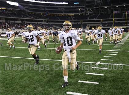 Thumbnail 2 in Klein Oak vs. Notre Dame (Kirk Herbstreit Varsity Football Series) photogallery.