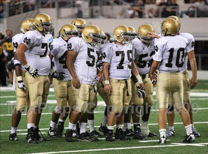 Thumbnail 2 in Klein Oak vs. Notre Dame (Kirk Herbstreit Varsity Football Series) photogallery.