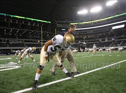 Thumbnail 2 in Klein Oak vs. Notre Dame (Kirk Herbstreit Varsity Football Series) photogallery.
