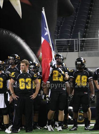 Thumbnail 1 in Klein Oak vs. Notre Dame (Kirk Herbstreit Varsity Football Series) photogallery.