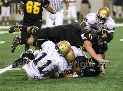 Thumbnail 3 in Klein Oak vs. Notre Dame (Kirk Herbstreit Varsity Football Series) photogallery.