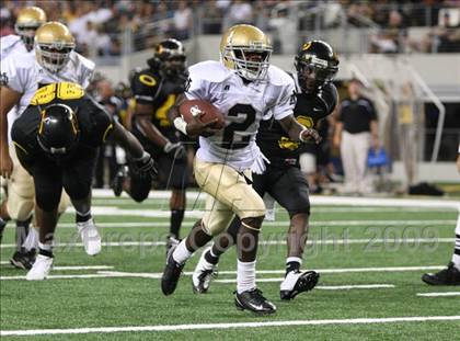 Thumbnail 1 in Klein Oak vs. Notre Dame (Kirk Herbstreit Varsity Football Series) photogallery.