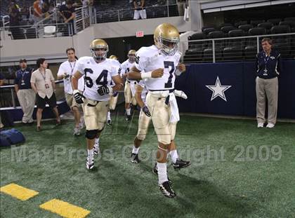 Thumbnail 2 in Klein Oak vs. Notre Dame (Kirk Herbstreit Varsity Football Series) photogallery.