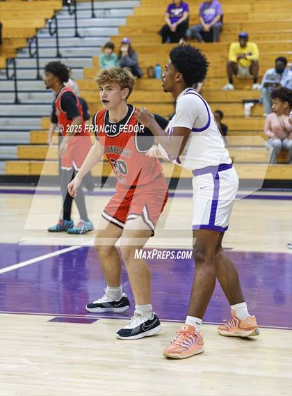 Thumbnail 1 in Strawberry Crest @ Lennard photogallery.