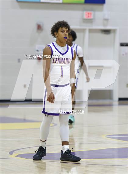 Thumbnail 2 in Strawberry Crest @ Lennard photogallery.