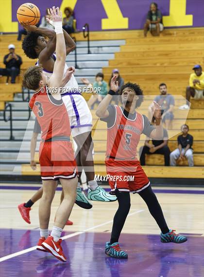 Thumbnail 1 in Strawberry Crest @ Lennard photogallery.