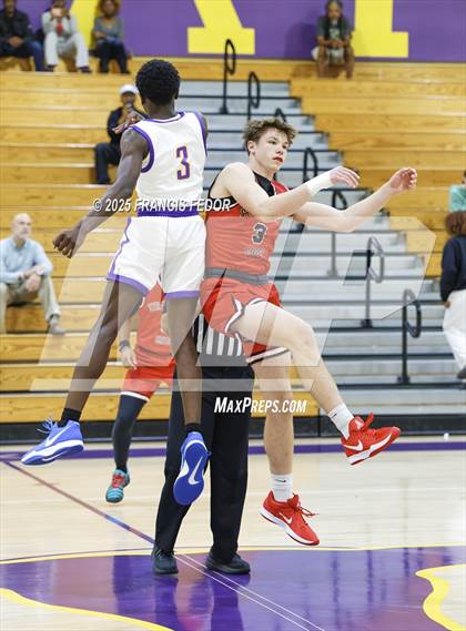 Thumbnail 2 in Strawberry Crest @ Lennard photogallery.