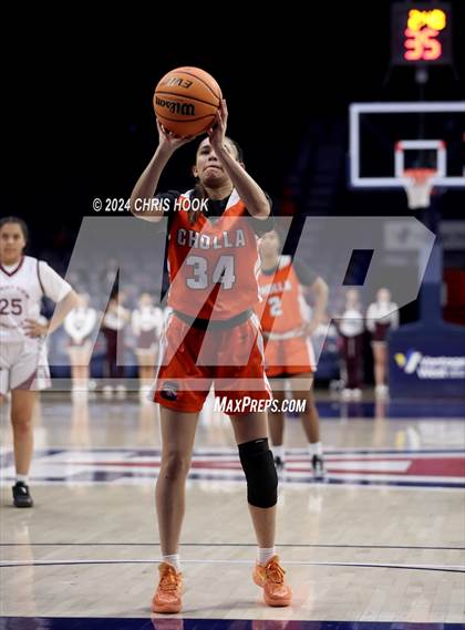 Thumbnail 2 in Cholla vs Desert View (MLK Basketball Classic) photogallery.