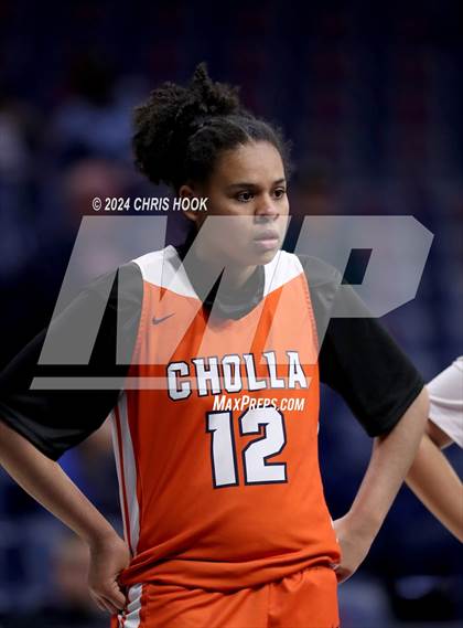 Thumbnail 2 in Cholla vs Desert View (MLK Basketball Classic) photogallery.