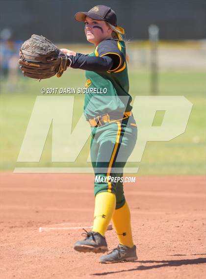 Thumbnail 3 in Sahuarita vs Show Low (AIA Division 3A Round 1 Playoff)  photogallery.