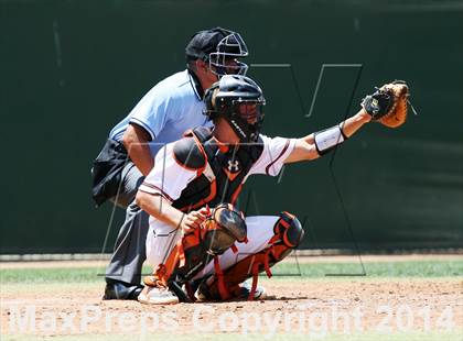 Thumbnail 3 in Village Christian vs. Santa Ynez (CIFSS Division 5 Championship) photogallery.