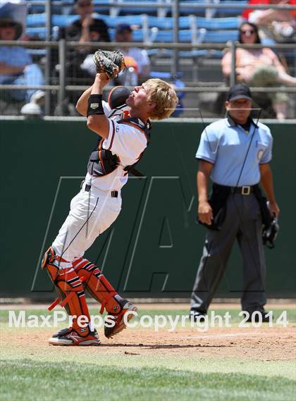 Thumbnail 2 in Village Christian vs. Santa Ynez (CIFSS Division 5 Championship) photogallery.