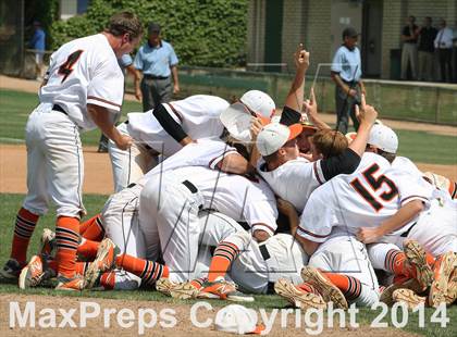 Thumbnail 3 in Village Christian vs. Santa Ynez (CIFSS Division 5 Championship) photogallery.