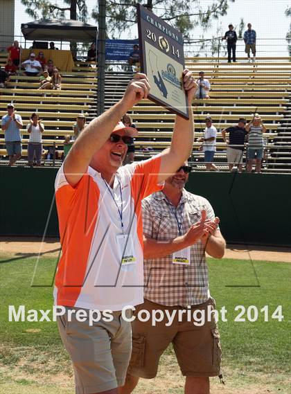 Thumbnail 1 in Village Christian vs. Santa Ynez (CIFSS Division 5 Championship) photogallery.