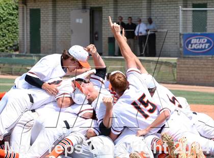 Thumbnail 2 in Village Christian vs. Santa Ynez (CIFSS Division 5 Championship) photogallery.