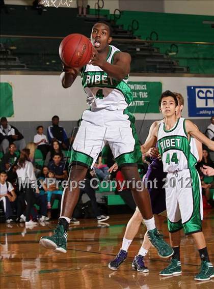 Thumbnail 1 in Ribet Academy vs. Valencia (Providence Cystic Fibrosis Benefit) photogallery.