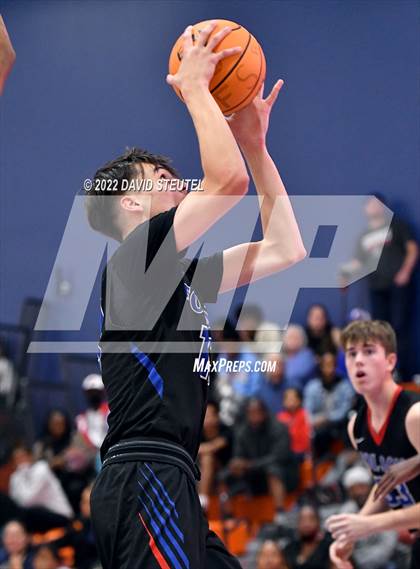 Thumbnail 1 in Folsom vs. Grant (Fortune Showcase) photogallery.