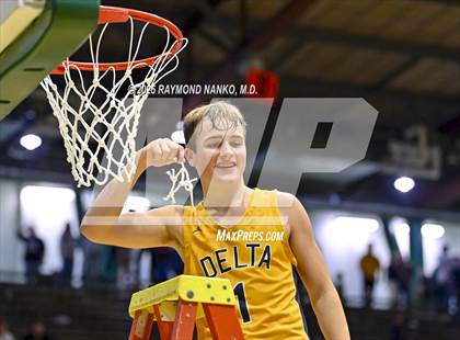 Thumbnail 2 in Delta vs. Fort Wayne Blackhawk Christian (IHSAA 4A New Castle Regional)  photogallery.