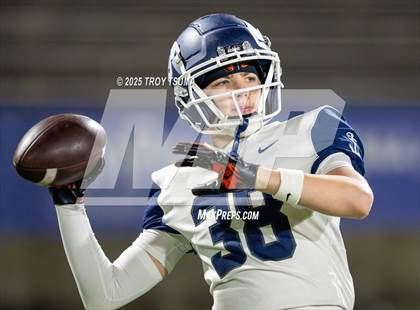 Thumbnail 3 in Nelson vs. Lake Oswego (OSAA 6A Semifinal) photogallery.