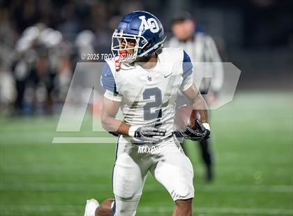 Thumbnail 2 in Nelson vs. Lake Oswego (OSAA 6A Semifinal) photogallery.