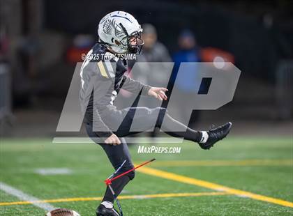 Thumbnail 1 in Nelson vs. Lake Oswego (OSAA 6A Semifinal) photogallery.