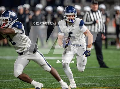 Thumbnail 3 in Nelson vs. Lake Oswego (OSAA 6A Semifinal) photogallery.