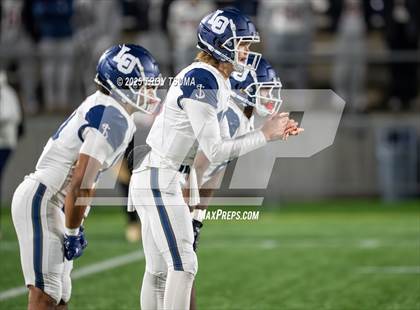 Thumbnail 2 in Nelson vs. Lake Oswego (OSAA 6A Semifinal) photogallery.