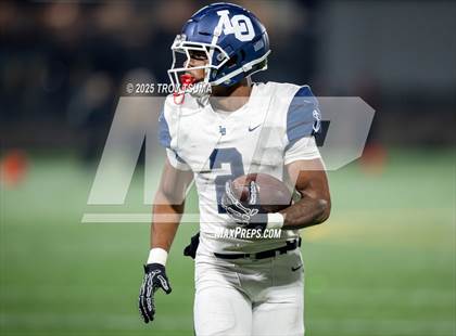 Thumbnail 1 in Nelson vs. Lake Oswego (OSAA 6A Semifinal) photogallery.