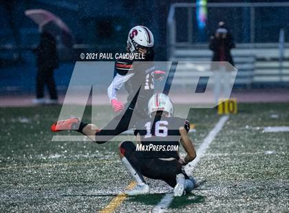 Thumbnail 3 in Othello @ Steilacoom (WIAA 2A First Round) photogallery.