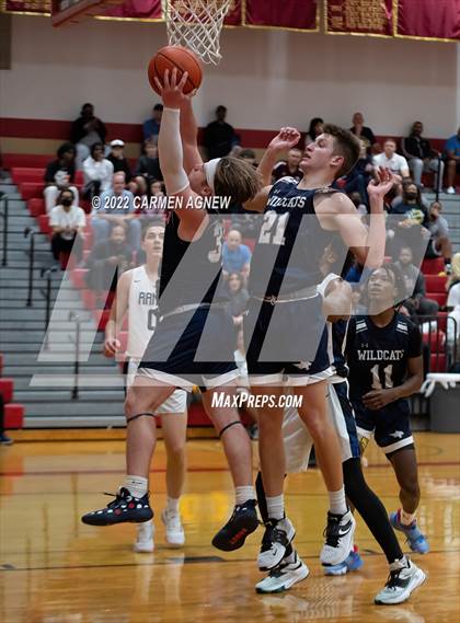 Thumbnail 2 in Cypress Ranch vs. Tomball Memorial photogallery.