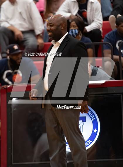 Thumbnail 3 in Cypress Ranch vs. Tomball Memorial photogallery.