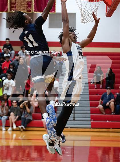 Thumbnail 2 in Cypress Ranch vs. Tomball Memorial photogallery.