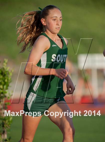 Thumbnail 2 in Redondo Nike Invitational (Girls 3200M) photogallery.