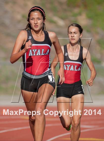 Thumbnail 2 in Redondo Nike Invitational (Girls 3200M) photogallery.