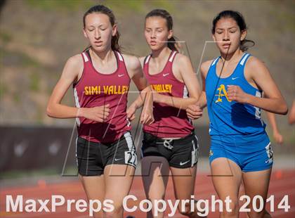 Thumbnail 2 in Redondo Nike Invitational (Girls 3200M) photogallery.