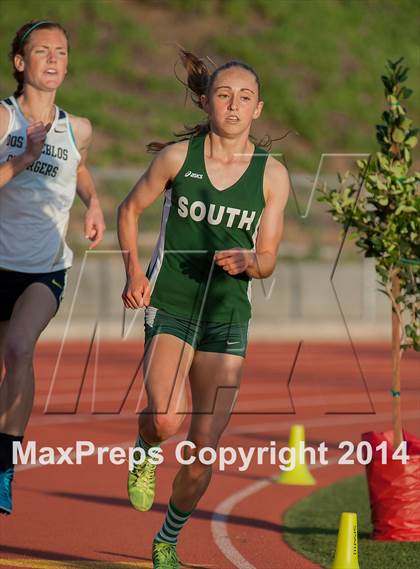 Thumbnail 3 in Redondo Nike Invitational (Girls 3200M) photogallery.