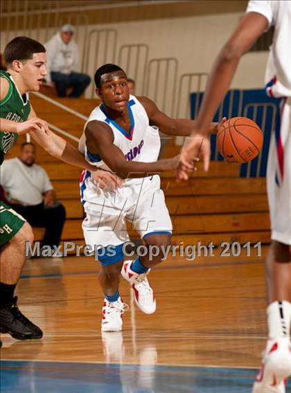 Thumbnail 2 in Bishop Hendricken vs Archbishop Stepinac (Catholic School Showcase) photogallery.