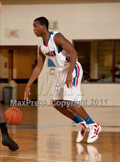 Thumbnail 3 in Bishop Hendricken vs Archbishop Stepinac (Catholic School Showcase) photogallery.