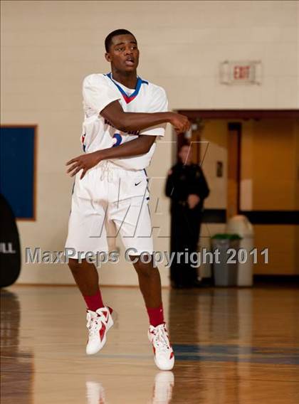 Thumbnail 3 in Bishop Hendricken vs Archbishop Stepinac (Catholic School Showcase) photogallery.