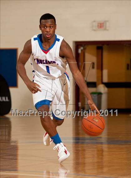 Thumbnail 3 in Bishop Hendricken vs Archbishop Stepinac (Catholic School Showcase) photogallery.