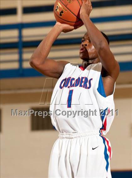 Thumbnail 2 in Bishop Hendricken vs Archbishop Stepinac (Catholic School Showcase) photogallery.