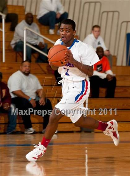 Thumbnail 2 in Bishop Hendricken vs Archbishop Stepinac (Catholic School Showcase) photogallery.