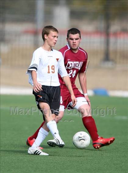 Thumbnail 3 in Westwood vs, Keller Central (RRISD Soccer Classic) photogallery.
