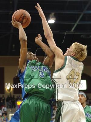 Thumbnail 2 in La Costa Canyon vs. Eastlake (SDS D1 Final) photogallery.