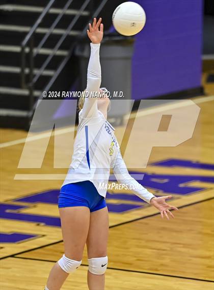 Thumbnail 2 in Greenfield-Central @ Muncie Central  photogallery.
