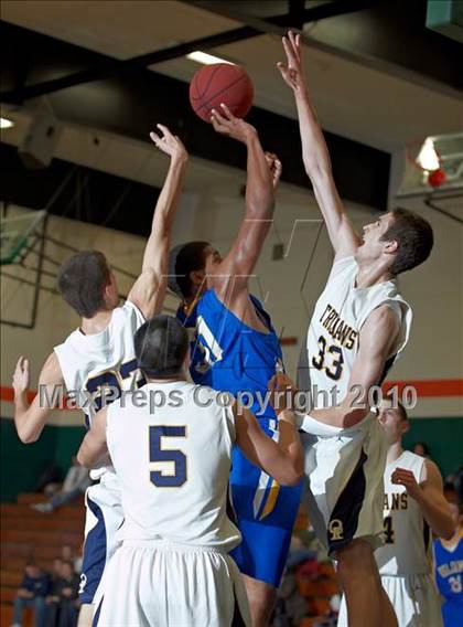 Thumbnail 2 in Oak Ridge vs. Del Campo (Mesa Verde Tournament) photogallery.