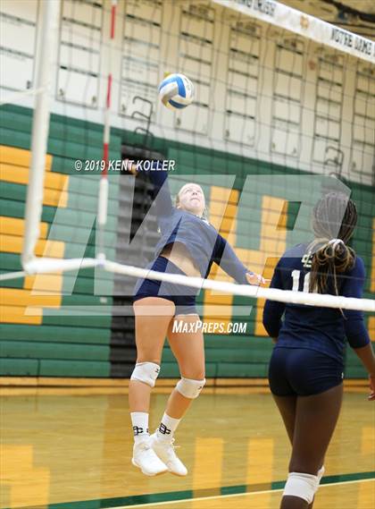 Thumbnail 1 in Detroit Country Day vs Marian (Notre Dame Prep) photogallery.