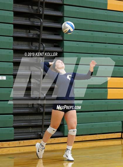 Thumbnail 2 in Detroit Country Day vs Marian (Notre Dame Prep) photogallery.